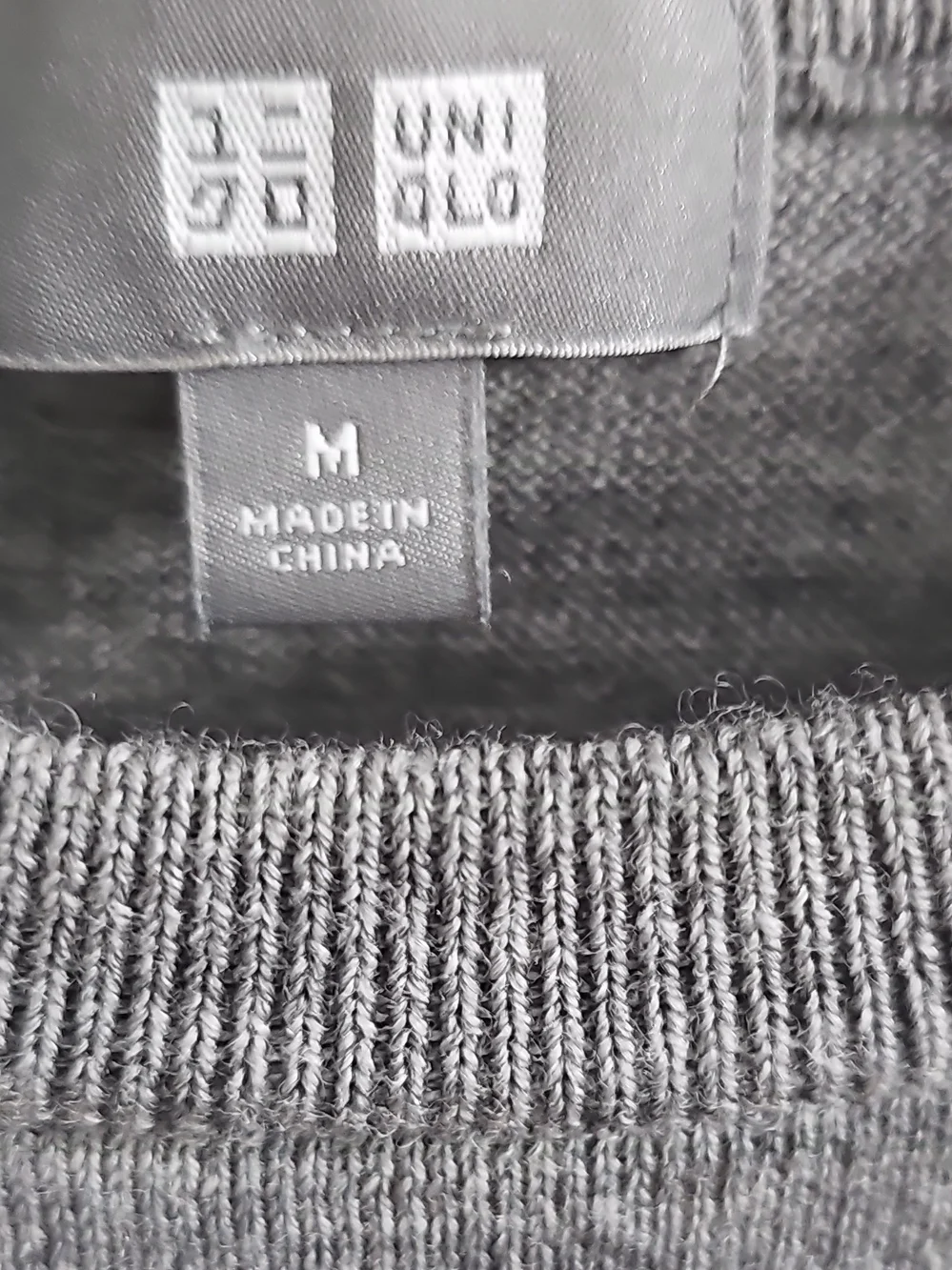 Uniqlo Men's Heather Gray Crewneck Soft Wool Sweater
